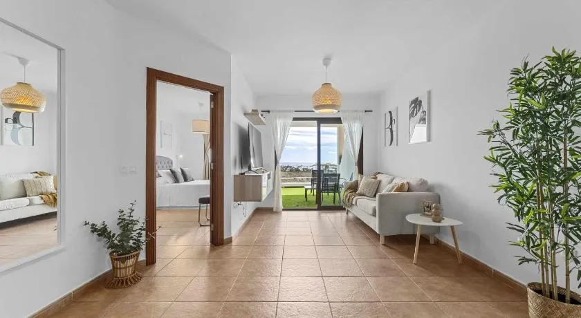HOLYHOME SEAVIEW - Image 1
