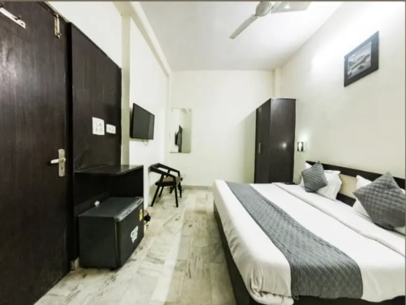 Hotel Akaal Residency - Image 1