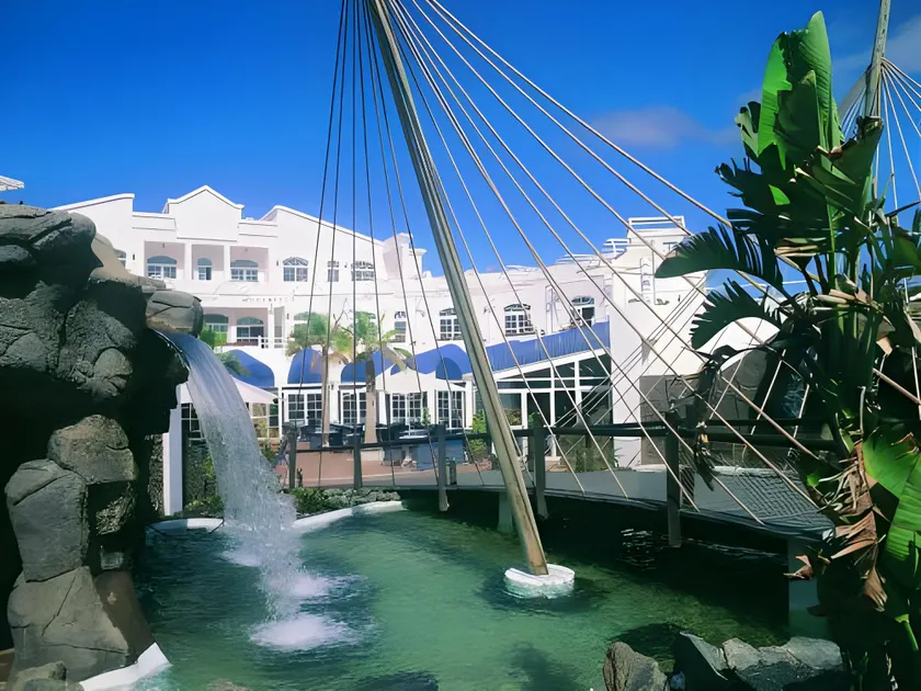 HL Paradise Island - Image 1