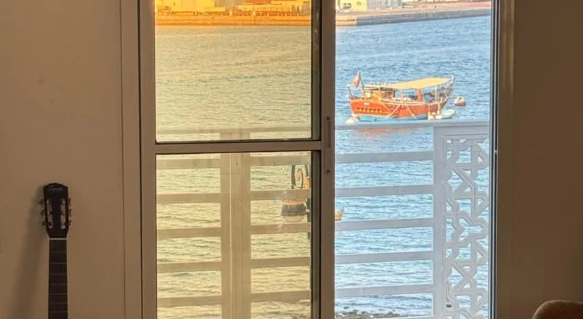 Muttrah Souq and Sea View - Image 1