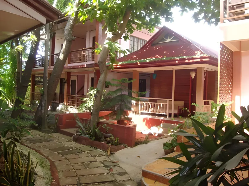 Lola Itang Pension and Restaurant - Image 1