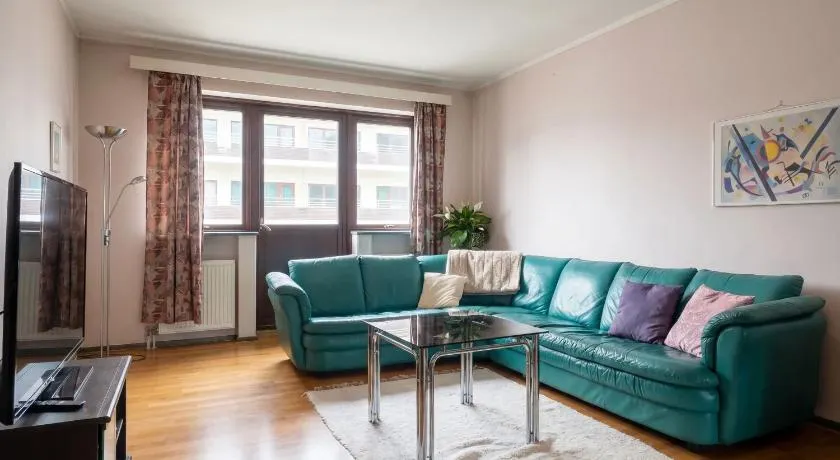 JS10 - 2BR Central Bergen Views - Image 1