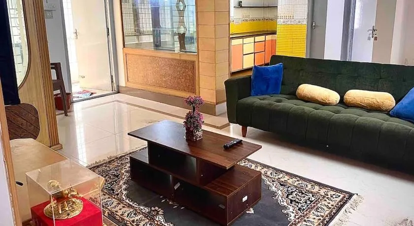 Royal King Bed Suite, Service Apartments, 1km to center , Free WI-FI - Image 1