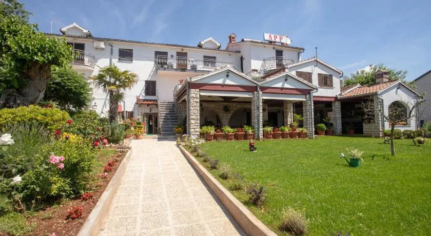 Guest House Milotic - Image 1
