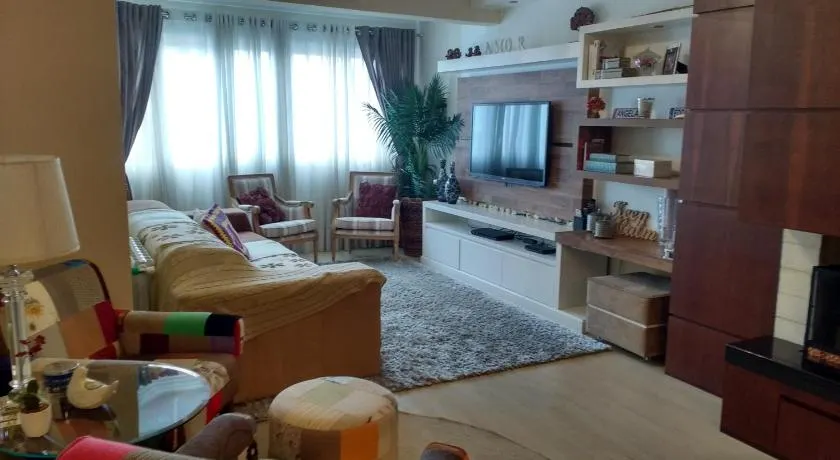 Lindo apartamento no centro de Canela - Image 1