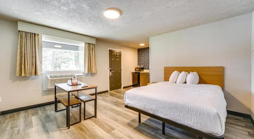 1 Mi to Lake Huron Beaches: Pet-Friendly Studio - Image 1