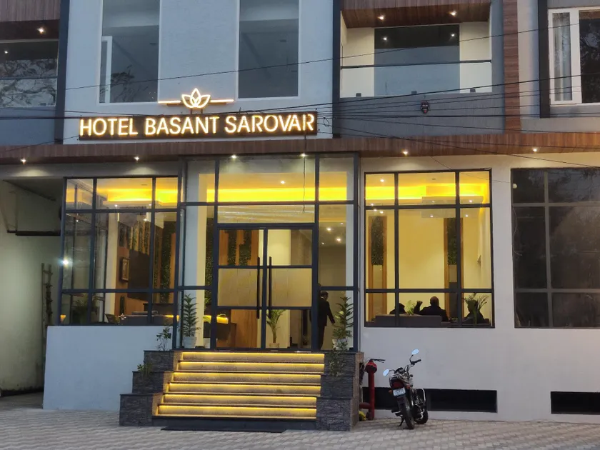 Hotel Basant Sarovar - Image 1