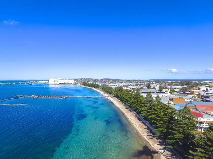 Limani Port Lincoln - Image 1