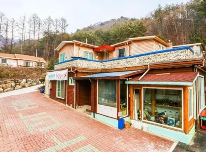 Yeongwol Healing Forest Pension - Image 1