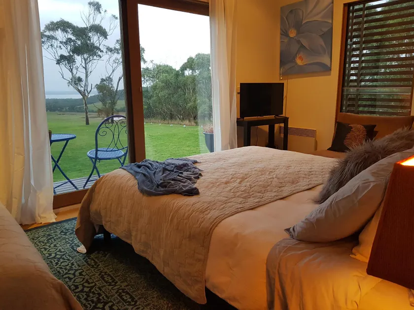 The Gurdies Room with Amazing Sunset View - Image 1