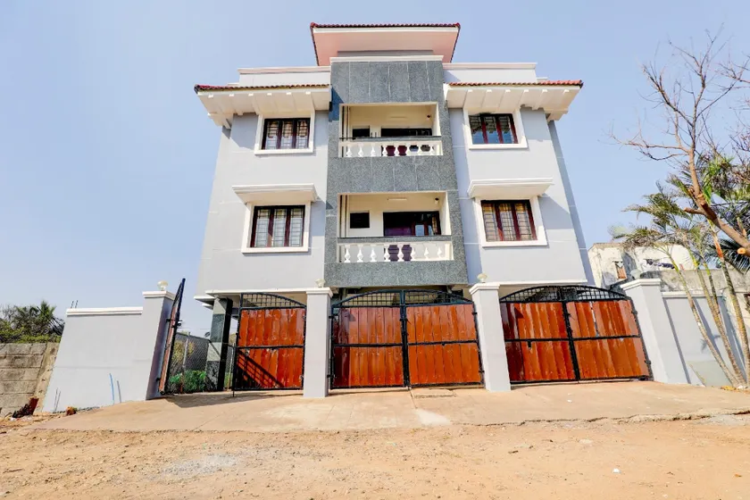 OYO Home Fantasea Uthandi Near Juhu Beach - Image 1