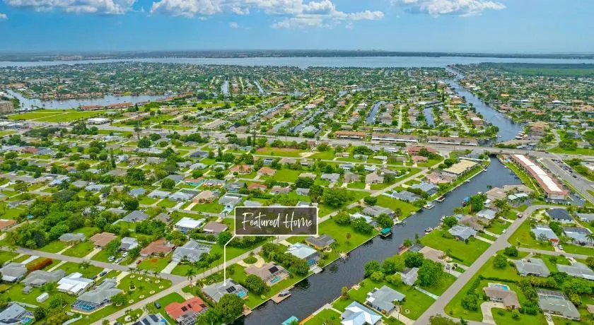 Your waterfront getaway - Villa Family Retreat - Image 1