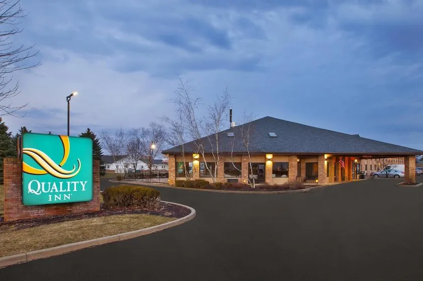 Comfort Inn Marshall - Image 1