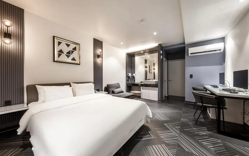 Jeonju Sinsigaji Hotel Azit - Image 1