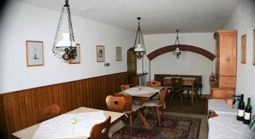 Wein- und Gästehaus Hermann-Josef Schmitz - Image 1