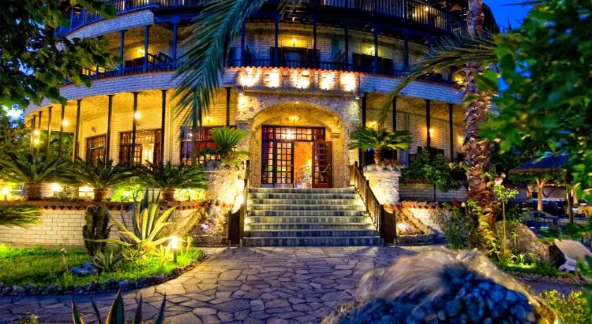 Nepheli Hotel - Image 1