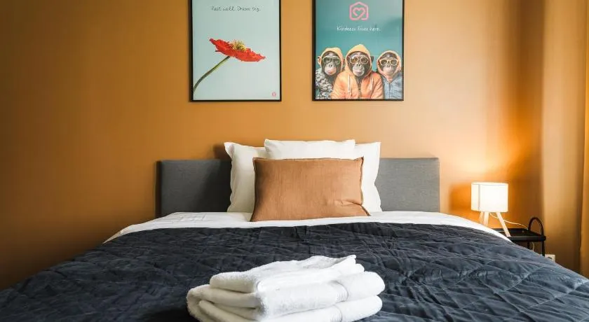 Guestly Homes - Cozy Studio - Image 1