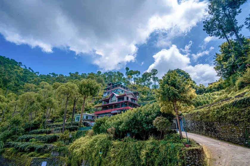 StayVista at Cecil Cottage - Himachali Colonial Hill Home, Kasauli Solan - Image 1
