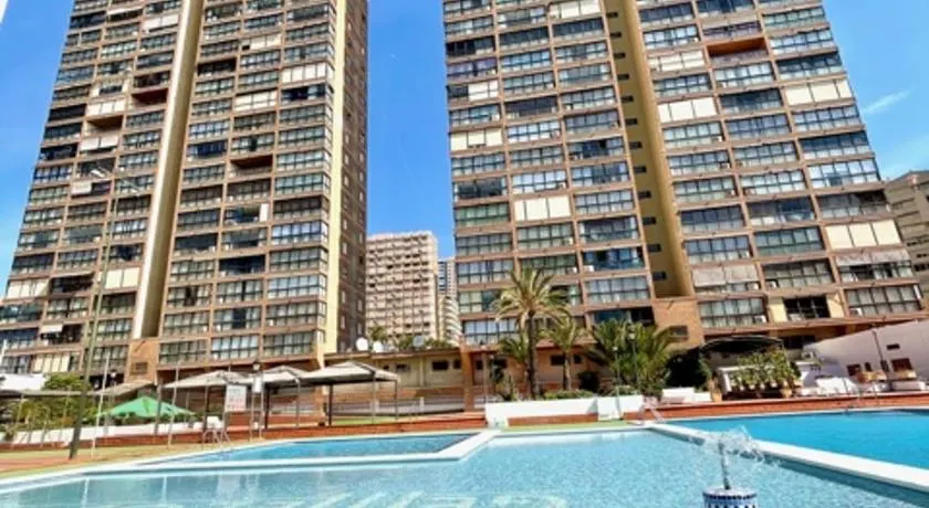 Los Gemelos 2 sin aire acondicionado - Aloturin Benidorm - Image 1