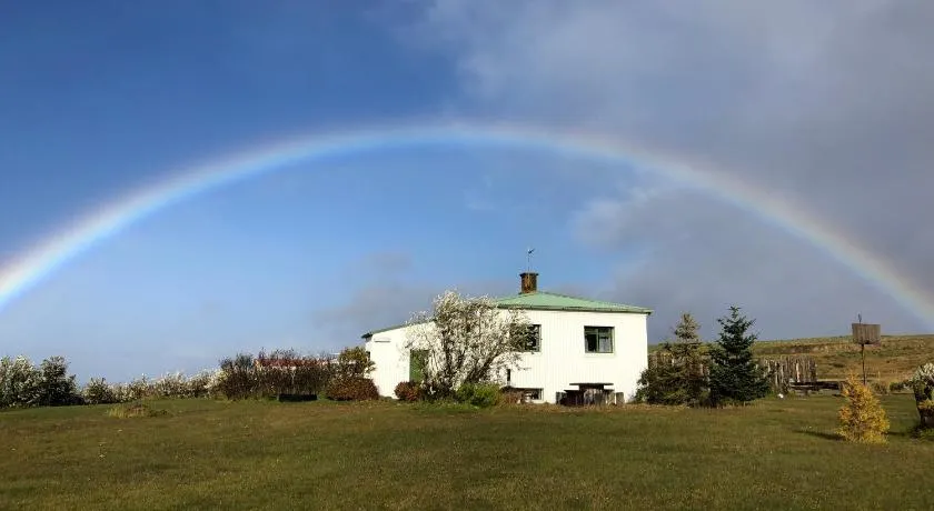 Bessastaðir Guesthouse - Image 1