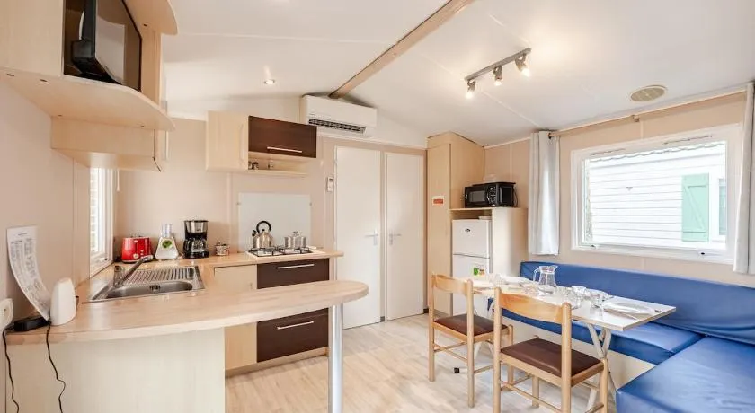 Mobil Home climatisé, 2 ch, 5 pers, Wifi 30 mn du grand parc d'attraction Puy duFou - Image 1