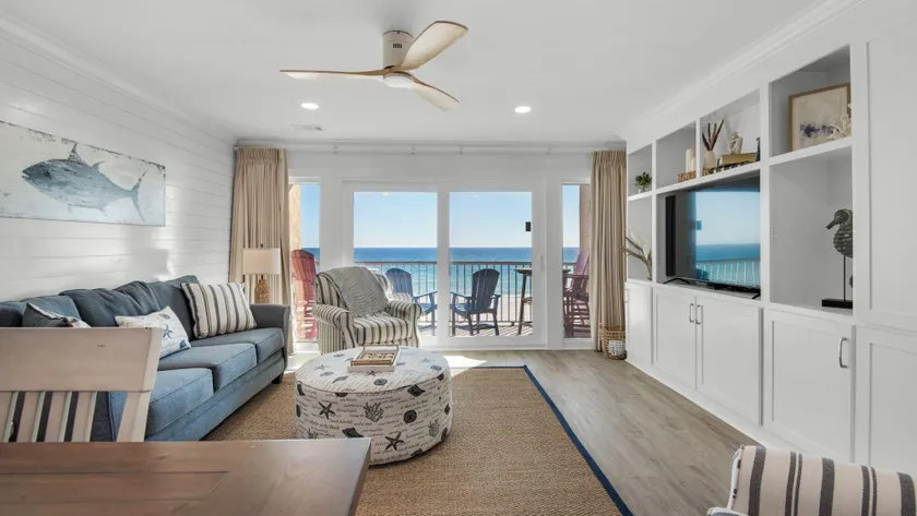 Seafarer, Gulf Front Condo, Right on the Beach - Image 1