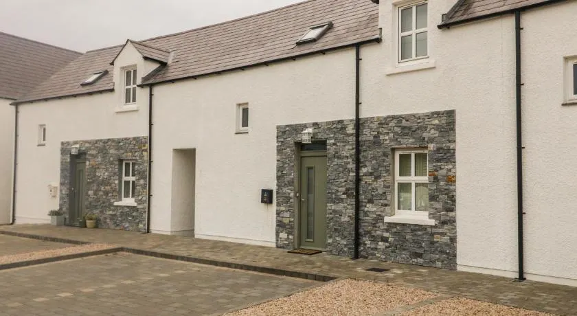 Portnablagh Cottage - Image 1