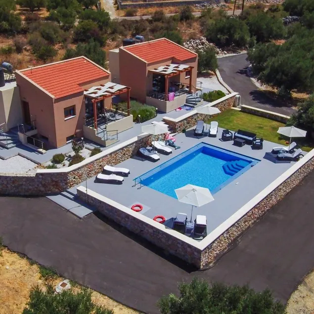 ONE BEDRoom Family House with Pool for up to 4 ! - Image 1