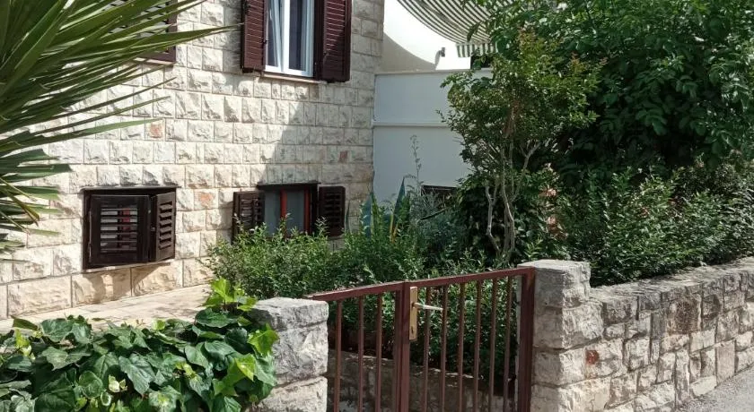 Apartment M&J Supetar - Image 1