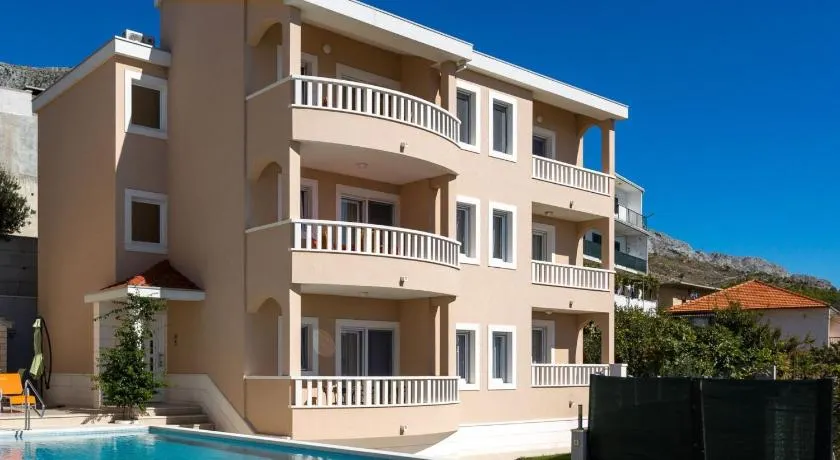 Apartment Wohnung in Dugi Rat mit Großer Terrasse by Interhome - Image 1