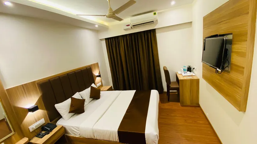 Hotel Plaza Heights by RAK Rooms, Mangaluru - Image 1