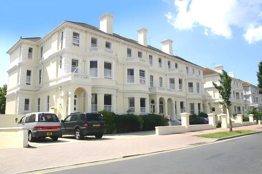 Congress Apartments - Image 1