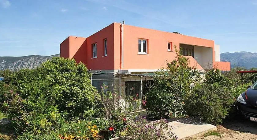 Apartmani Zute - Image 1