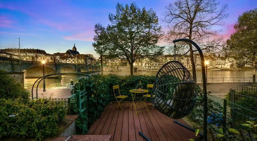 True Basel - Zentral I Terrasse mit Rheinblick - Image 1