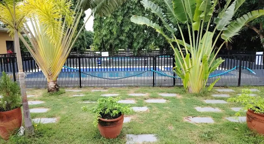 Green Valley Retreat - Image 1