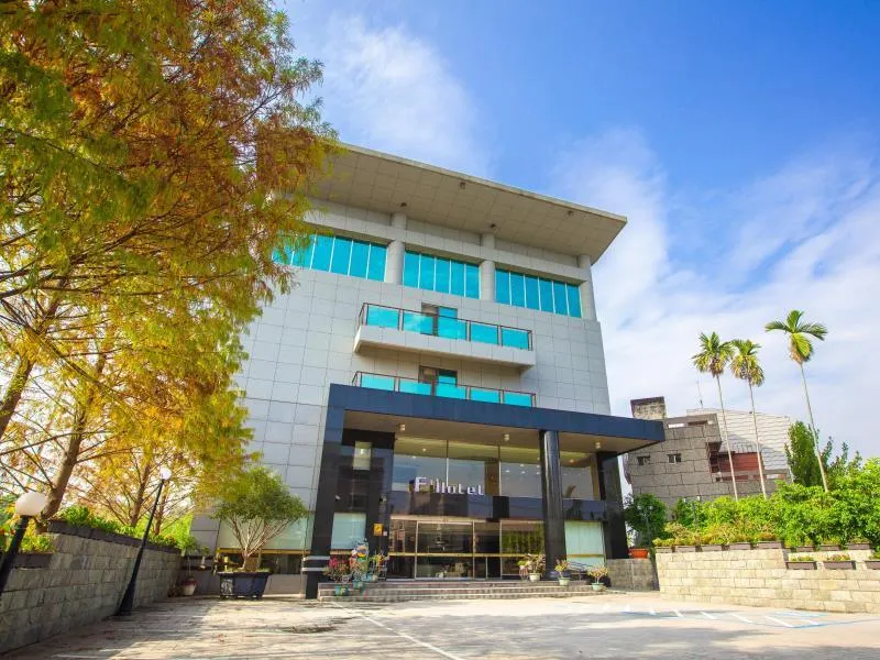 Hub Hotel Chiayi - Image 1