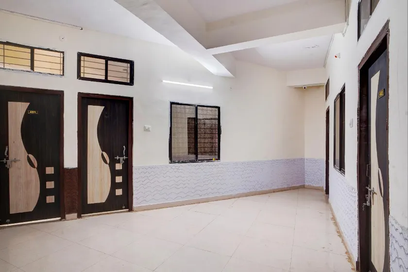 Hotel O Mav Hotel - Image 1
