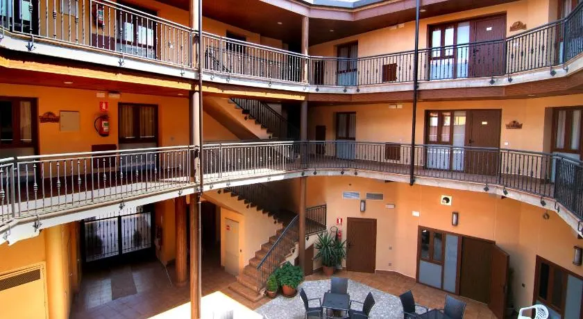 Apartahotel La Corrala - Image 1