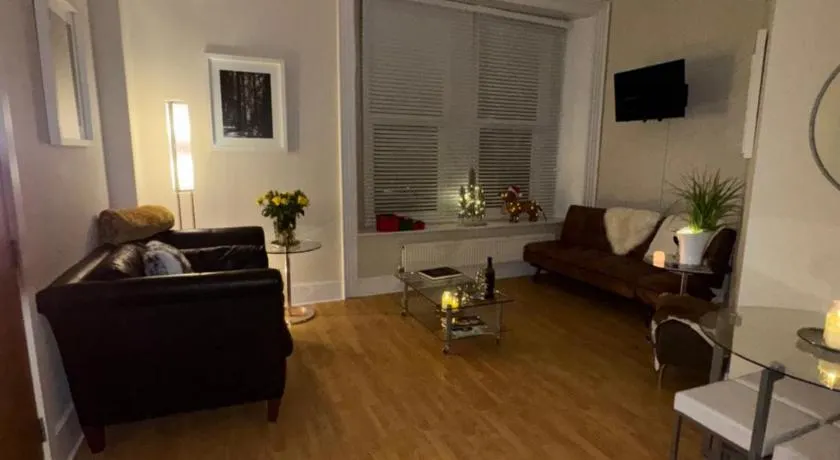 NEWLY REFURBISHED NOV 2025 Chic City Stay In Jesmond Apartment - Image 1