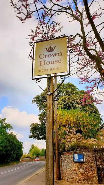 Crown House Hotel - Image 1