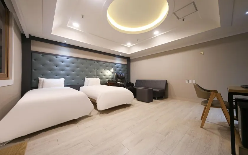 Changwon Sangnam-dong CNN Hotel - Image 1