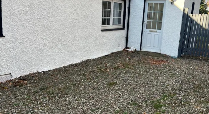 Gogarstone Cottage - Image 1