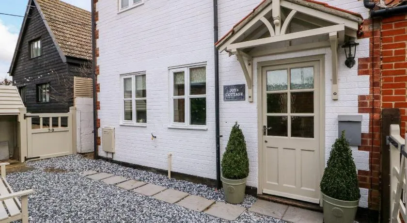 Joy's Cottage - Image 1