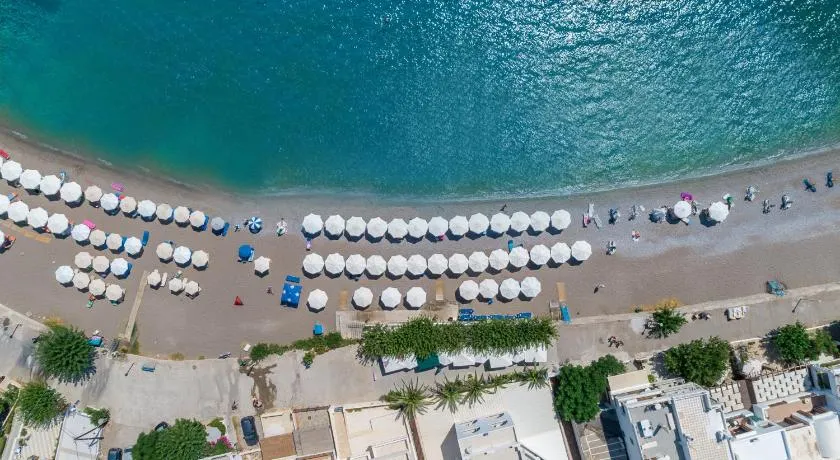 Haraki Bay Hotel and Luxury Apartments - Image 1