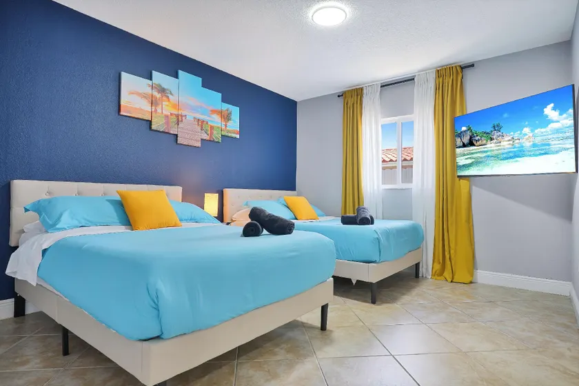 Vacay Spot Happy Escape 15 Min Beach Massage Shower Prime LOC! 6 blocks away from Bars, Nite Clubs, Res, Shops - Image 1