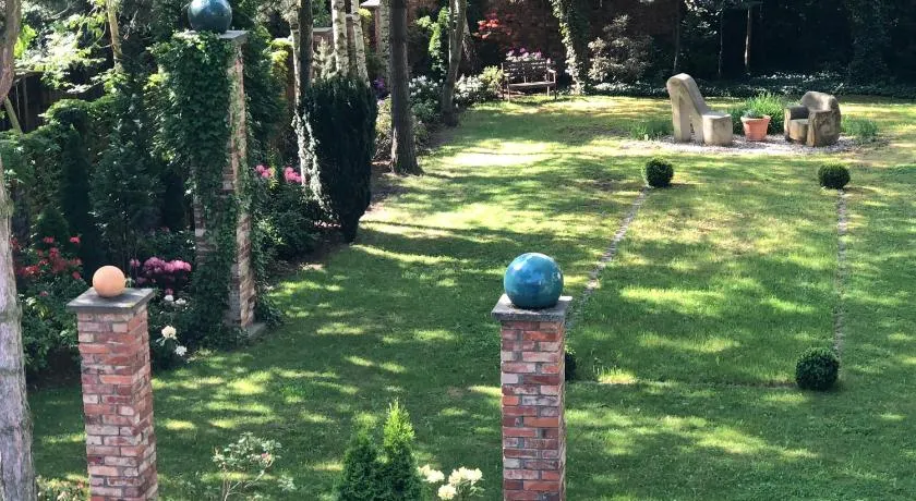 Pension Bloo Tomato - Image 1