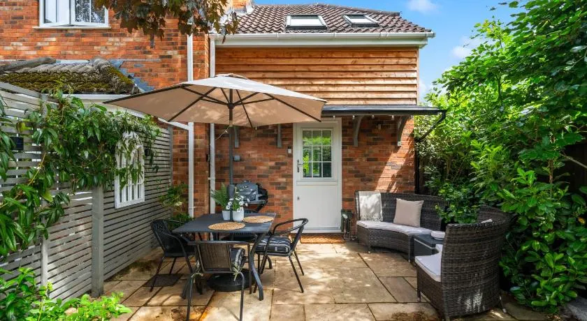 Beautiful New Forest Hideaway - Image 1
