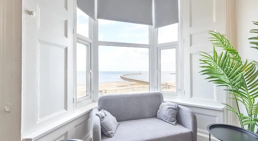 5 Roker Terrace - Seaview Apartments - Image 1