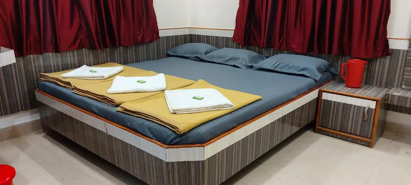 Sai Raghunandan Guest House - Image 1
