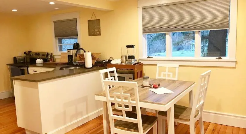 Newly Renovated 3BR Hudson Valley House - Image 1
